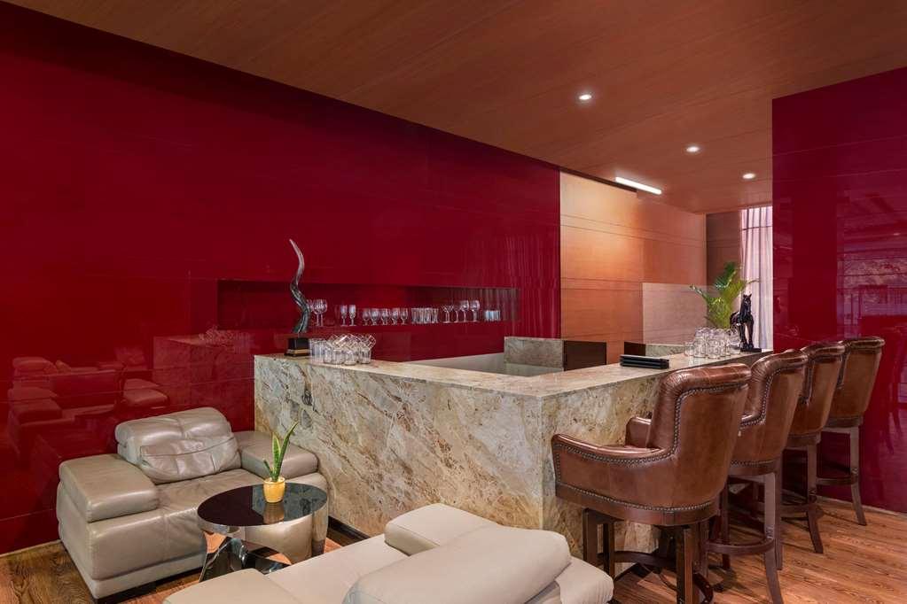 Готель Ramada By Wyndham New Delhi Pitampura Ресторан фото